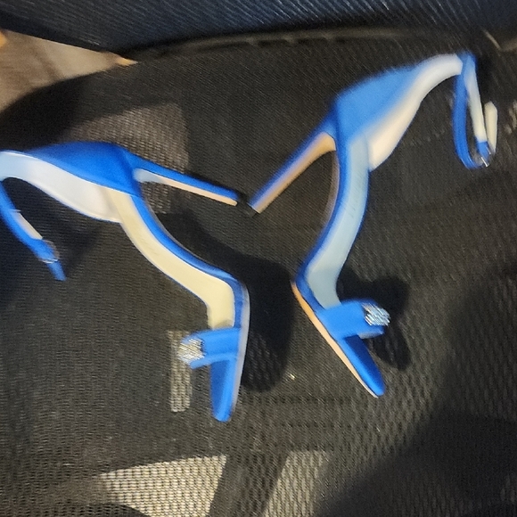 Bruno Magli Blue Stiletto Heels with Ankle Strap (Was The Display) Size 37 - Picture 4 of 7